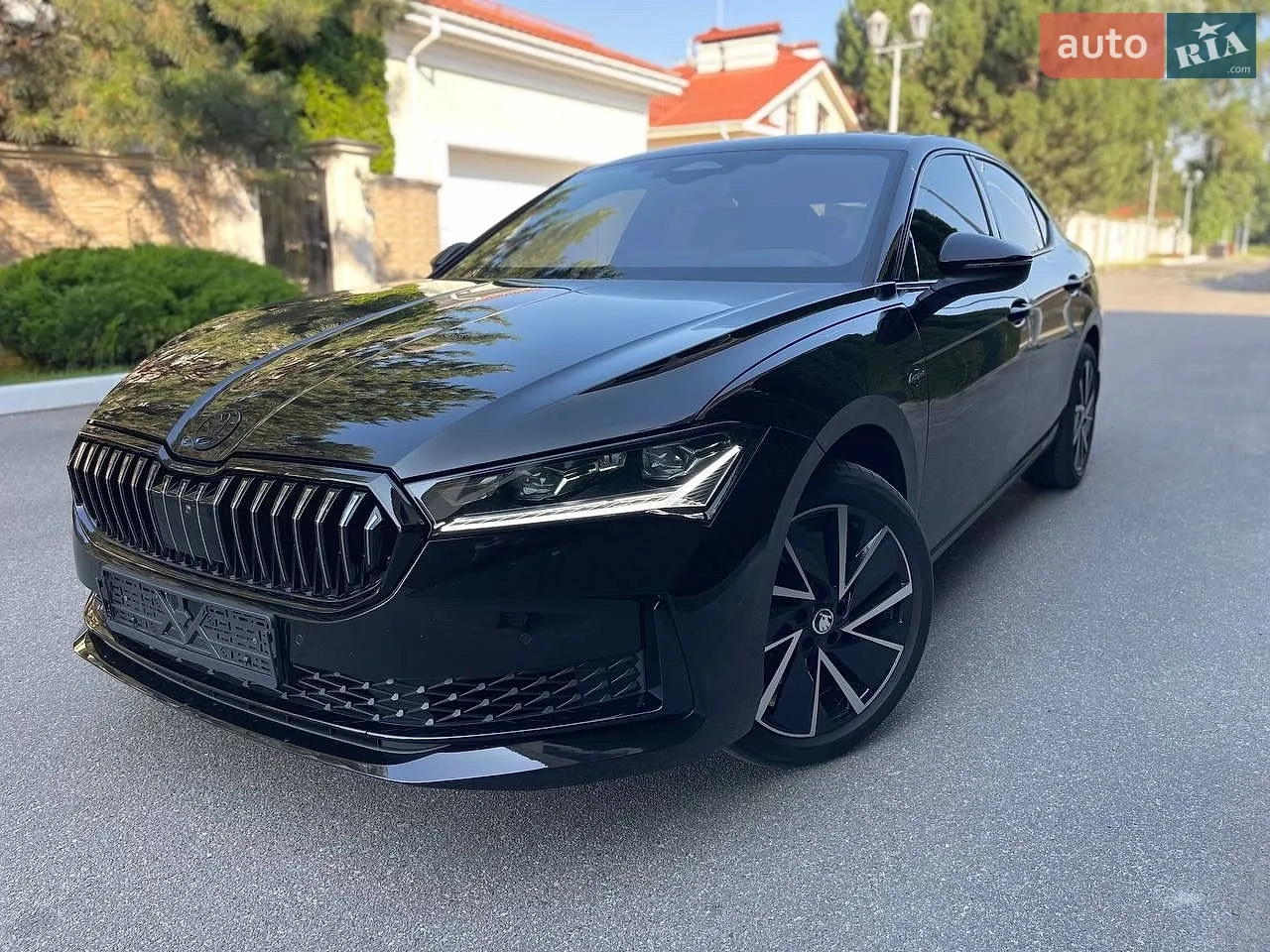 Skoda Superb 2025 — 1