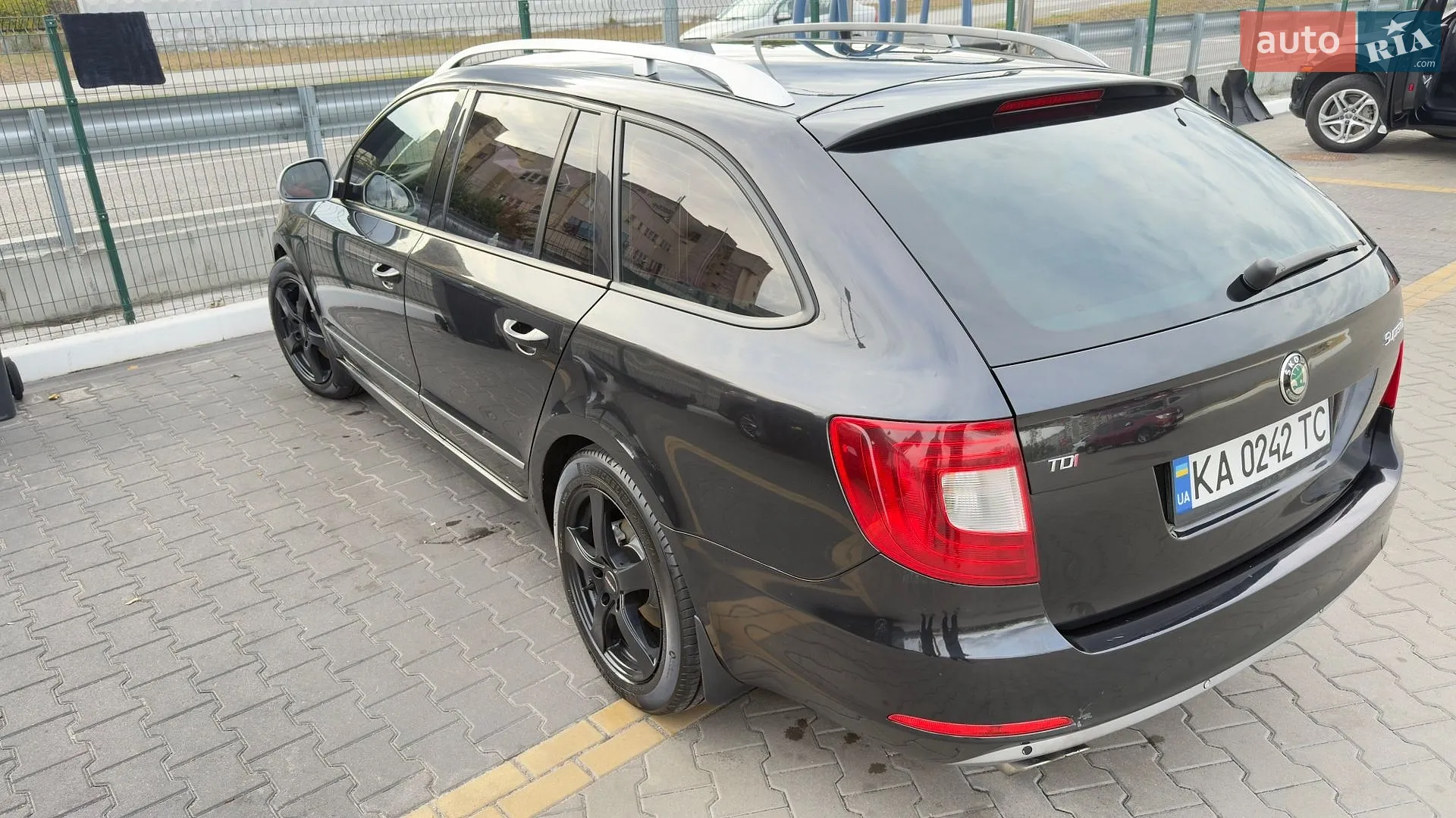 Skoda Superb, 2011