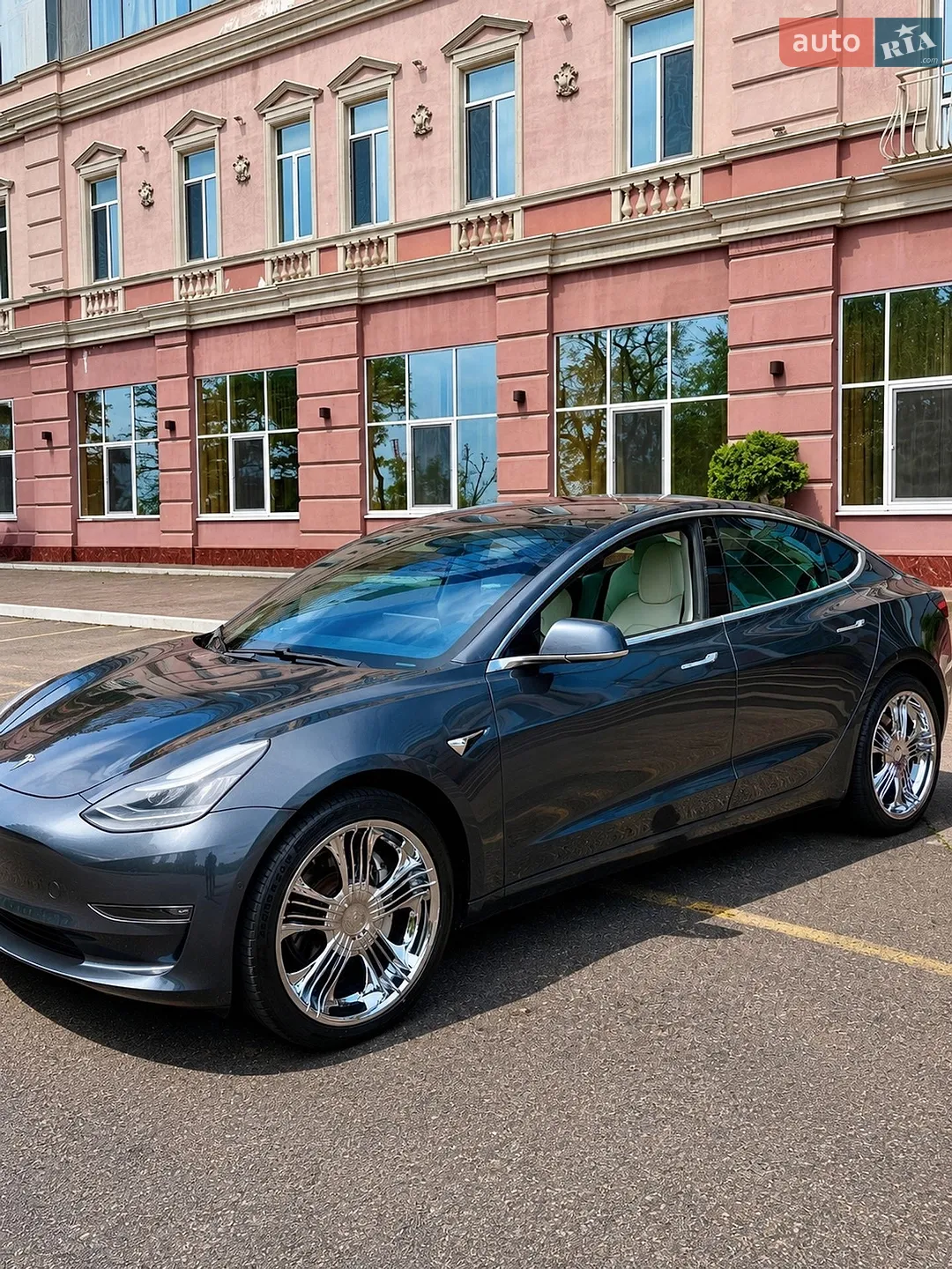 Tesla Model 3, 2019