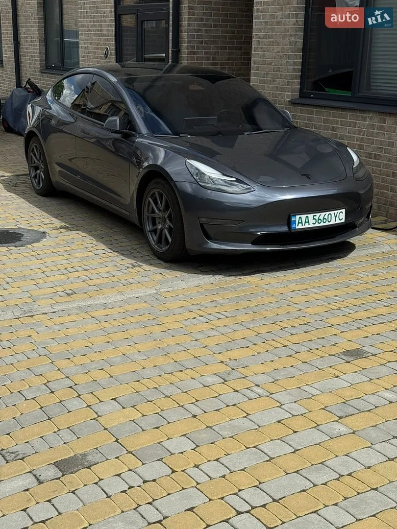 Tesla Model 3, 2022