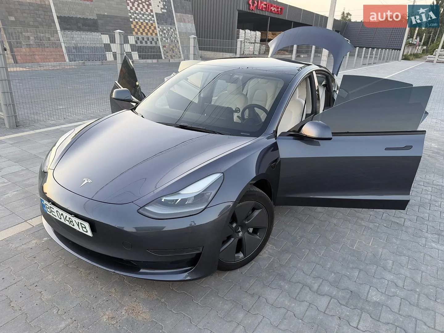 Tesla Model 3, 2023