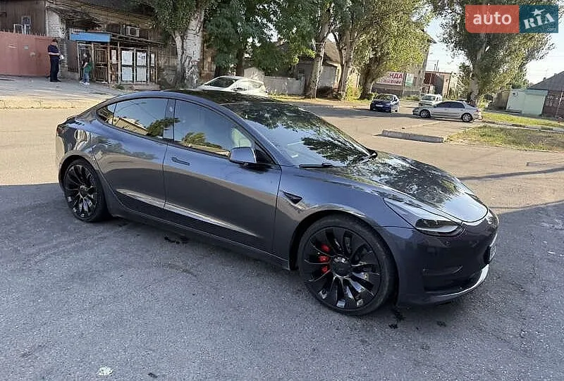 Tesla Model 3, 2021