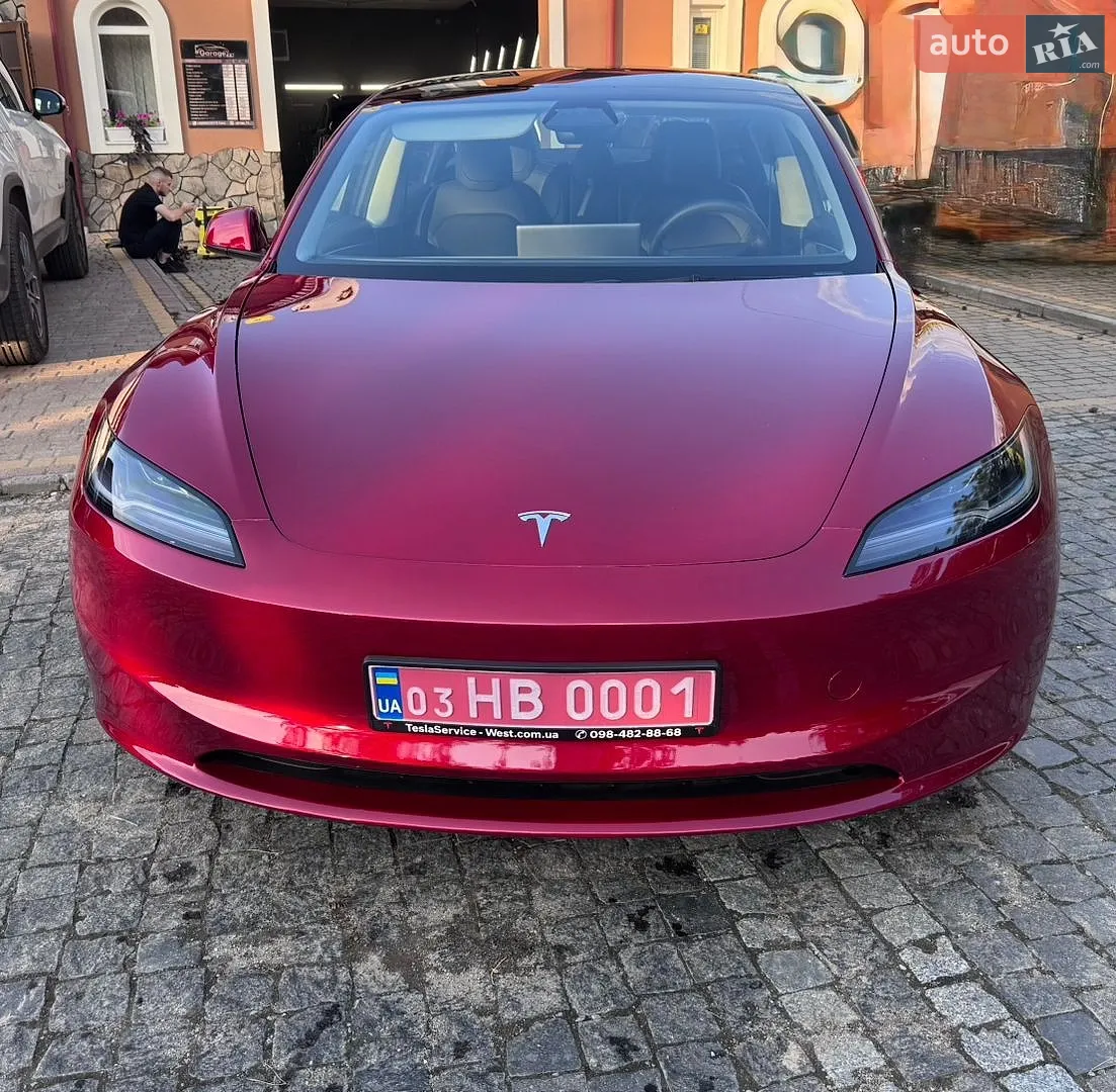 Tesla Model 3, 2025