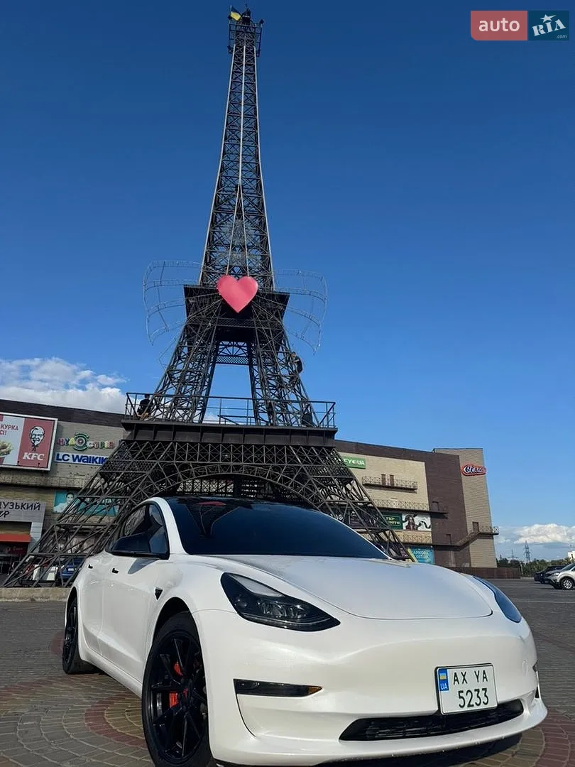 Tesla Model 3, 2022