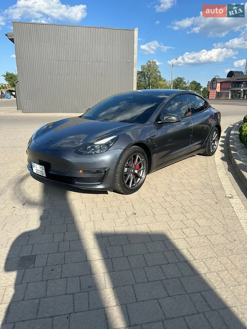 Tesla Model 3, 2020