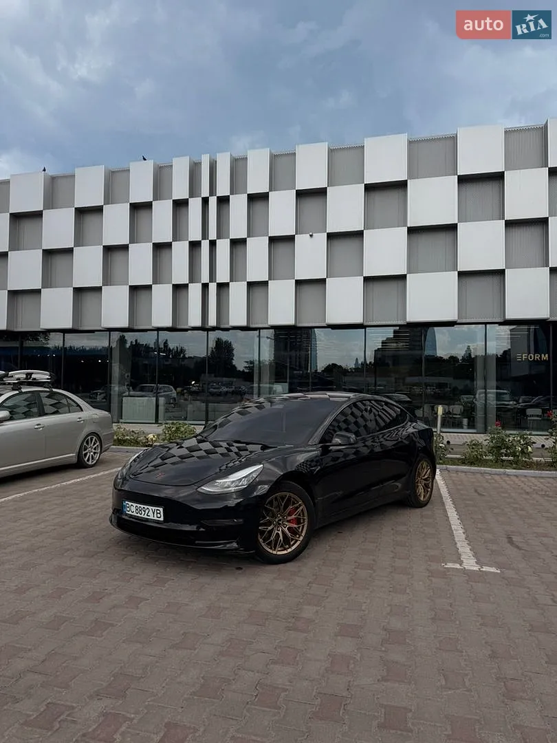 Tesla Model 3, 2019