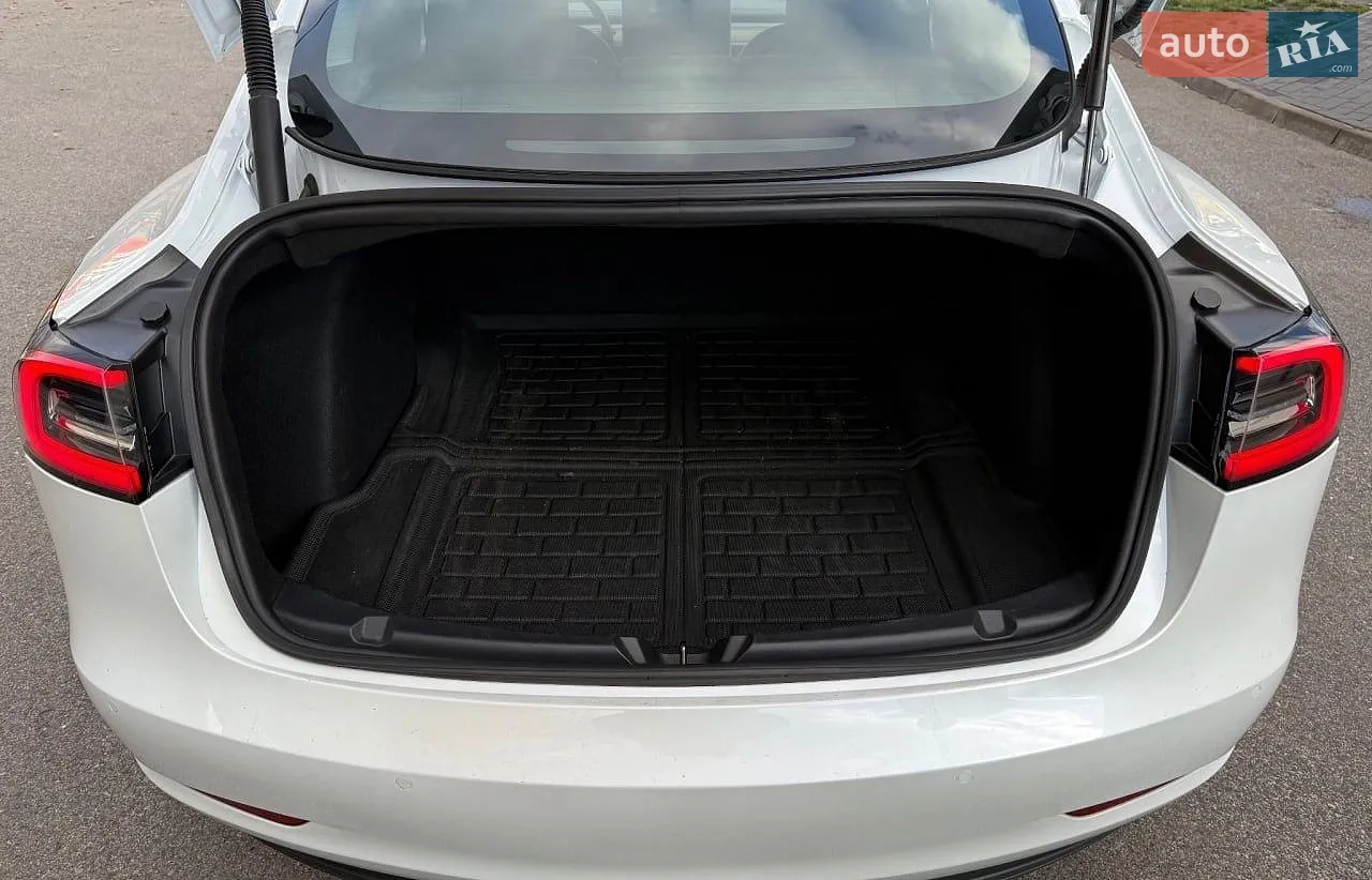 Tesla Model 3, 2022