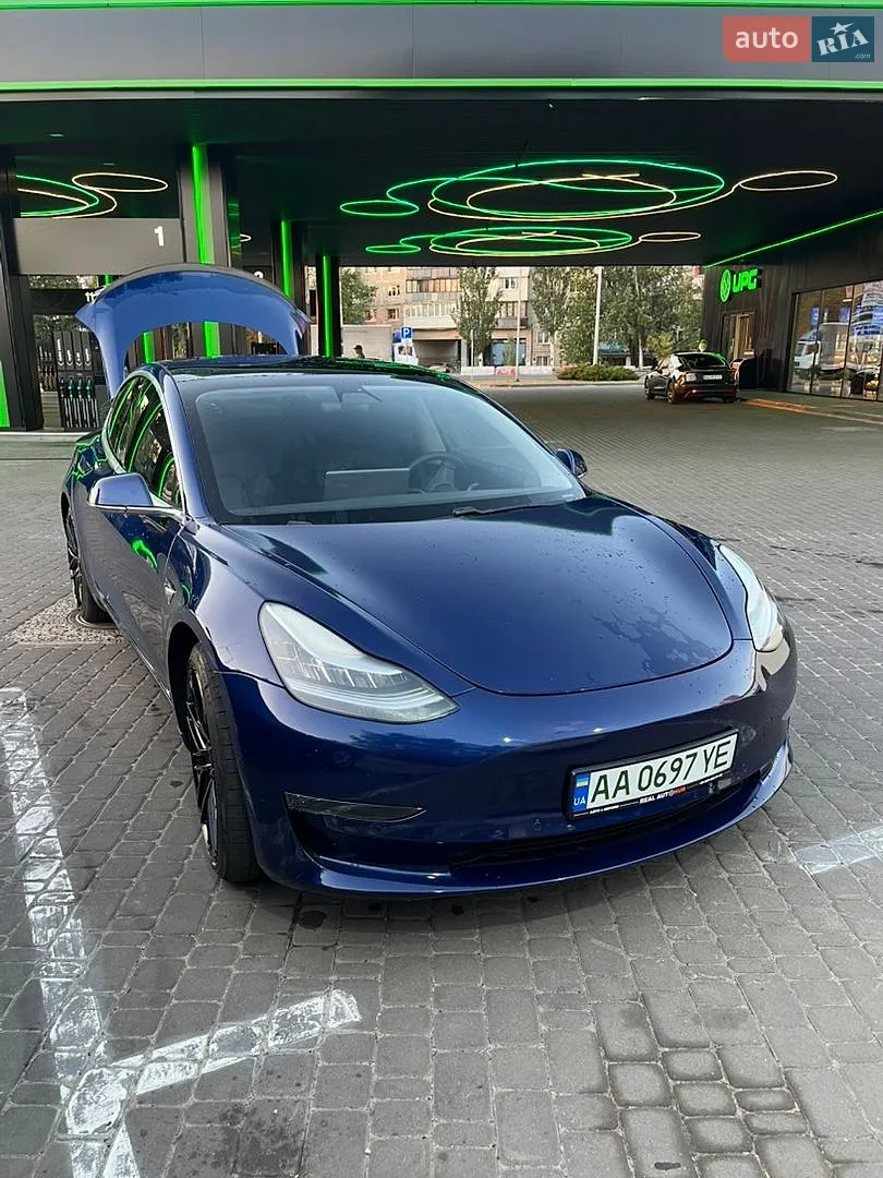 Tesla Model 3, 2020