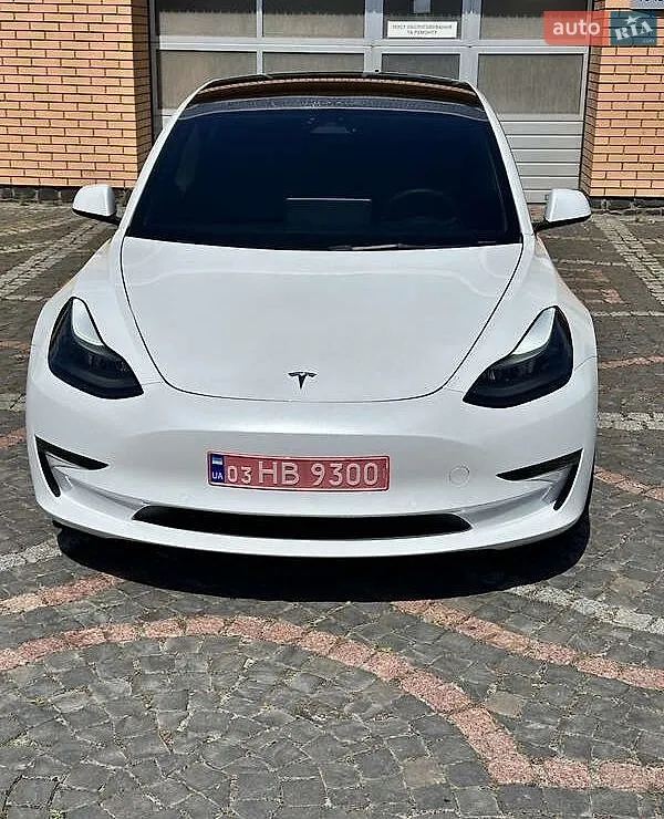 Tesla Model 3, 2022