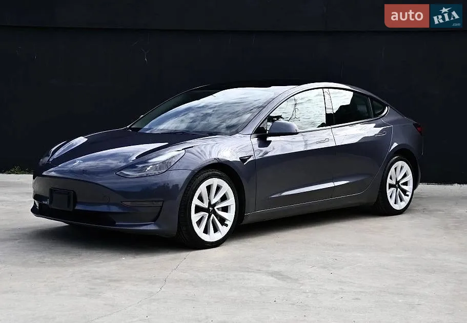 Tesla Model 3, 2022