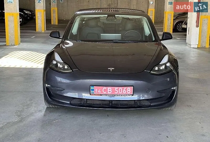 Tesla Model 3, 2021