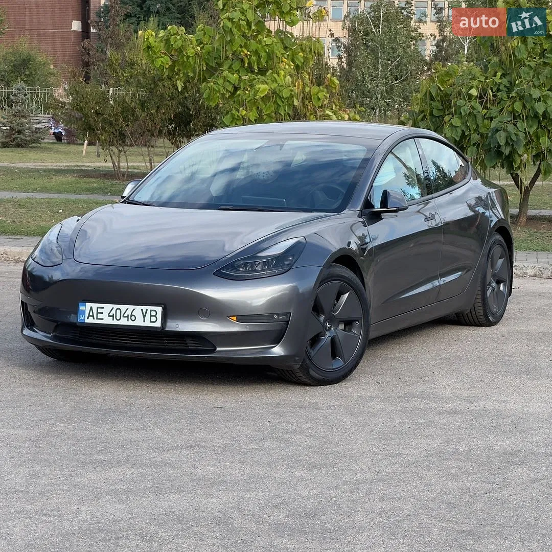 Tesla Model 3, 2022