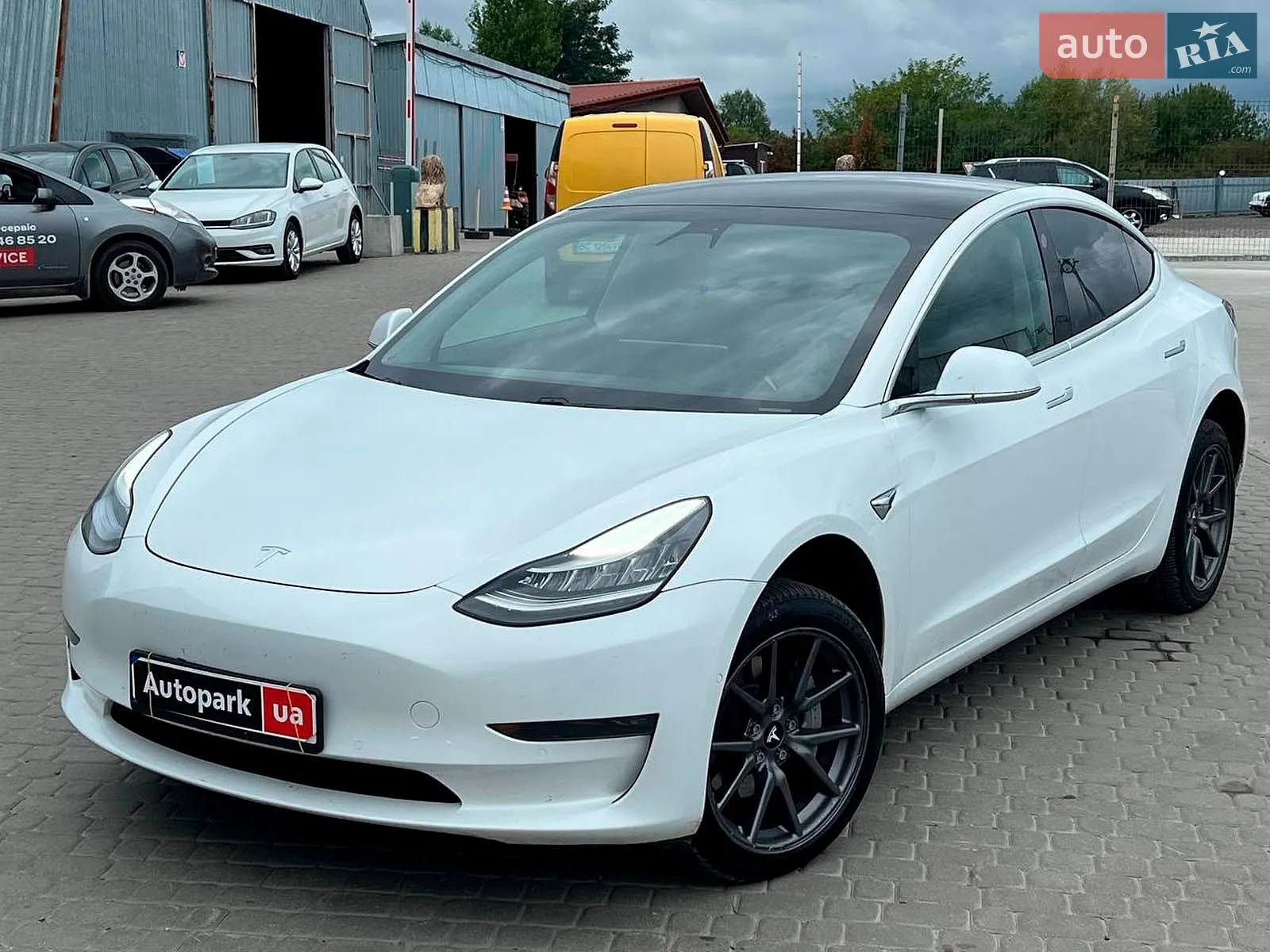 Tesla Model 3, 2020