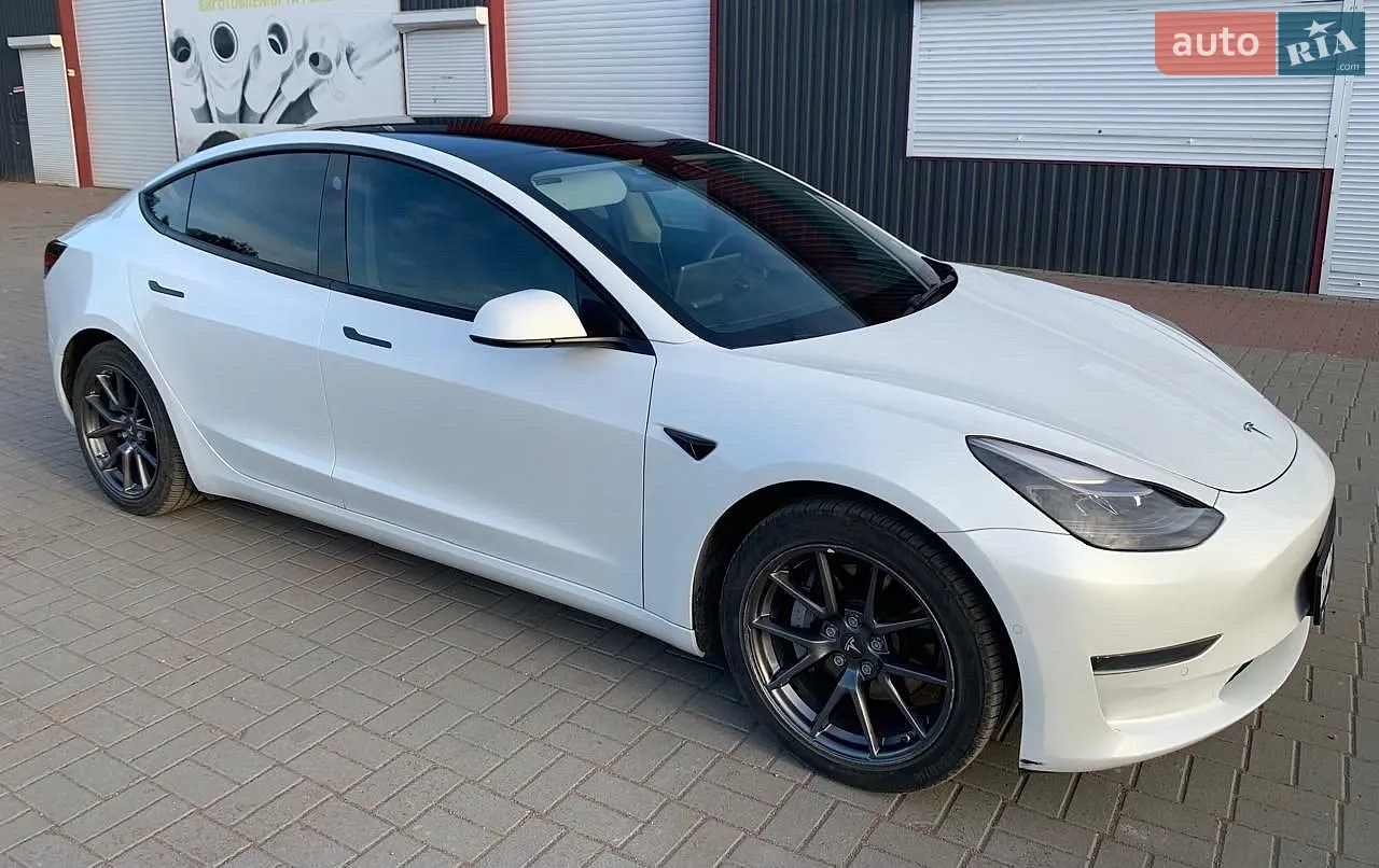 Tesla Model 3, 2021