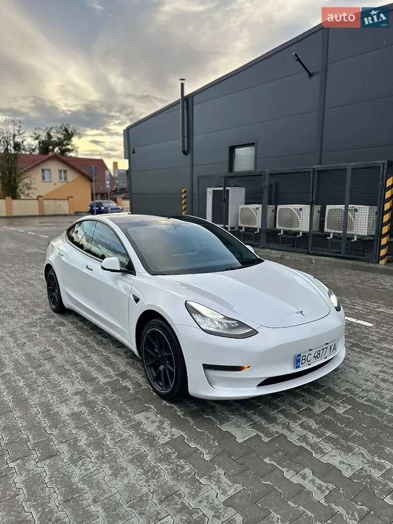 Tesla Model 3, 2020