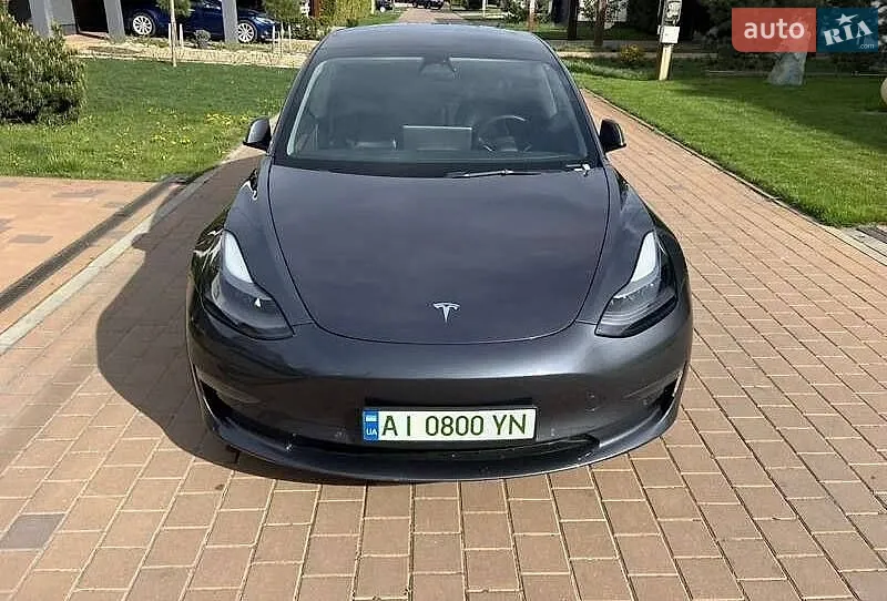Tesla Model 3, 2022