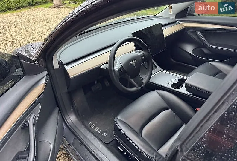 Tesla Model 3, 2022
