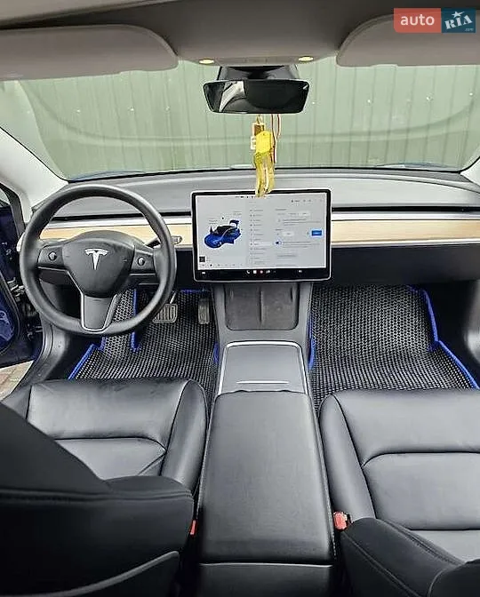 Tesla Model 3, 2020