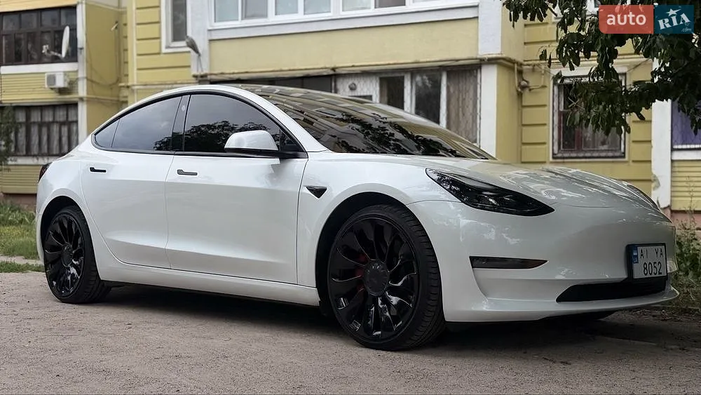 Tesla Model 3, 2023