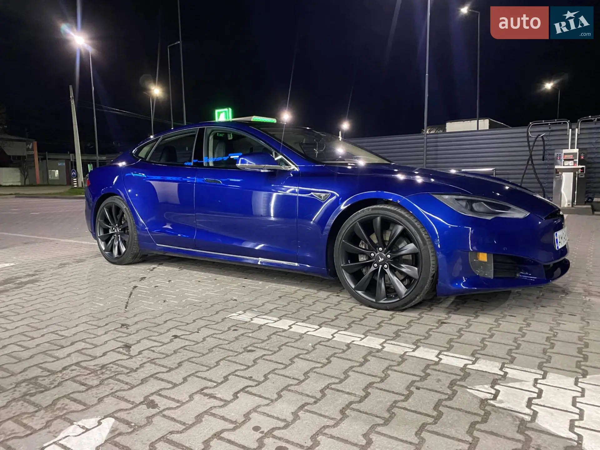 Tesla Model S, 2015