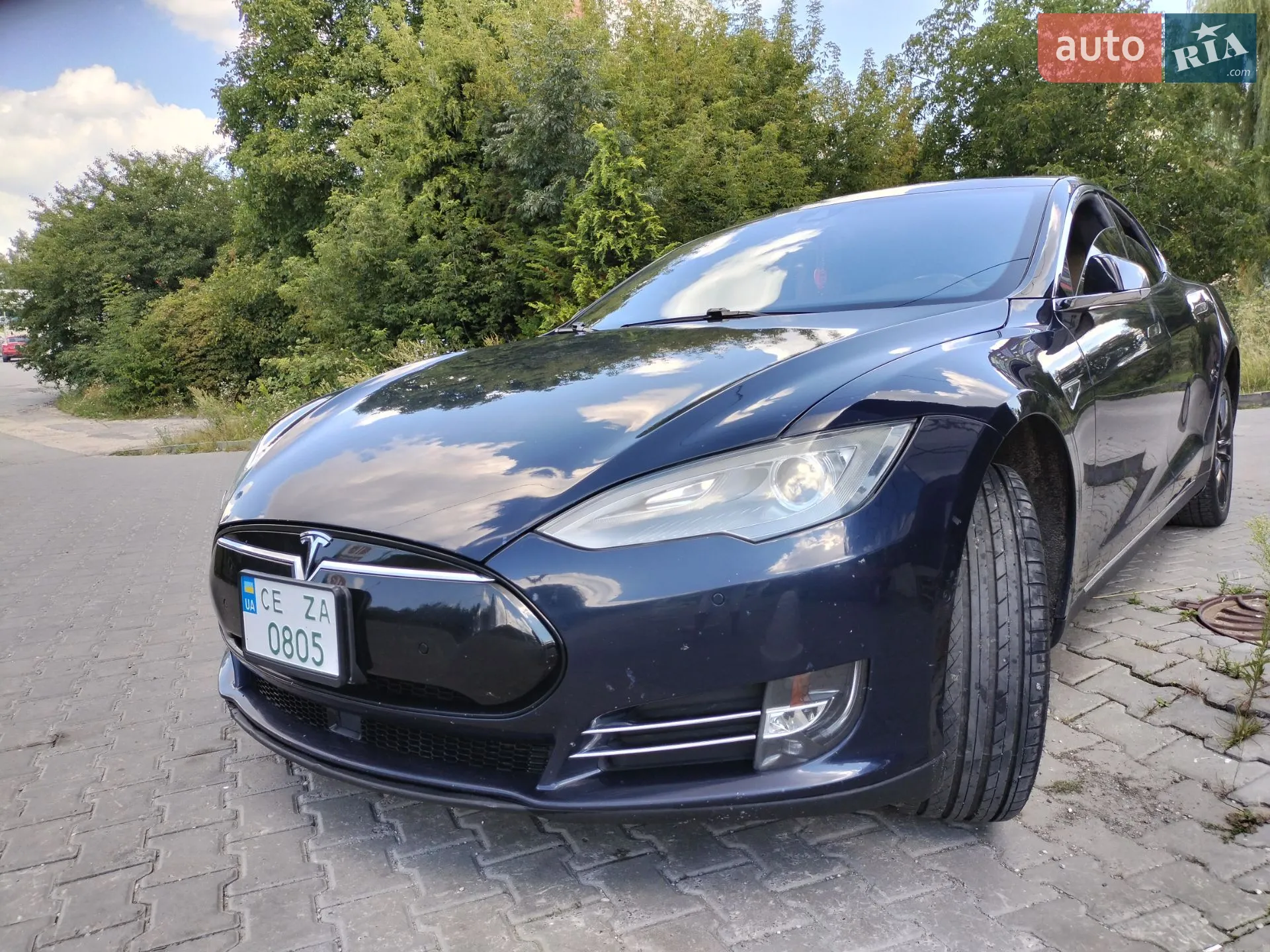Tesla Model S, 2015