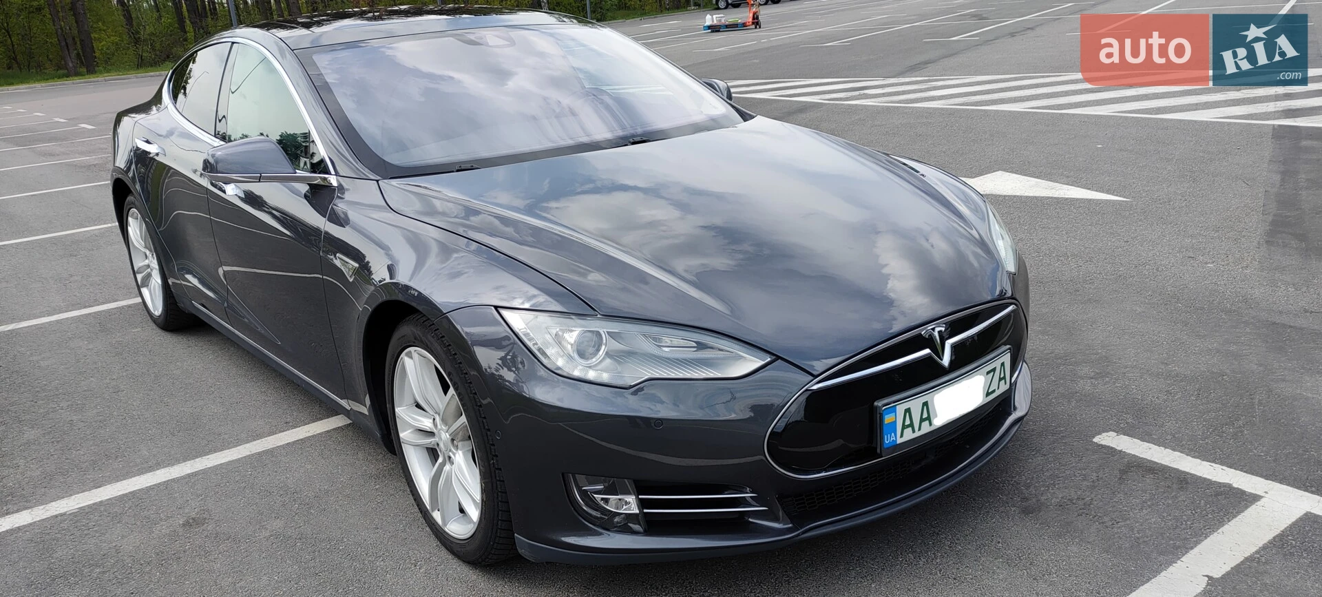 Tesla Model S, 2015