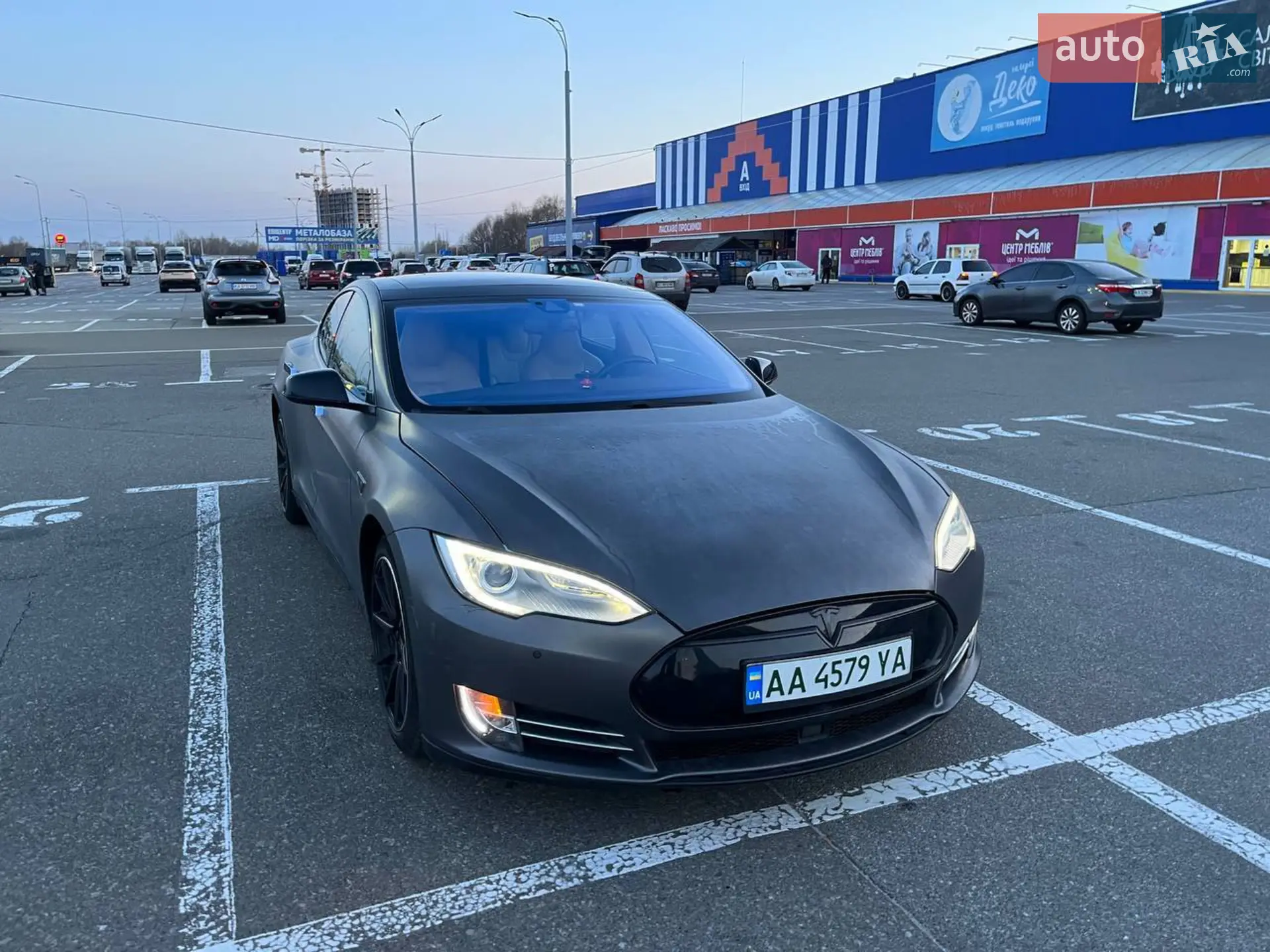 Tesla Model S, 2015