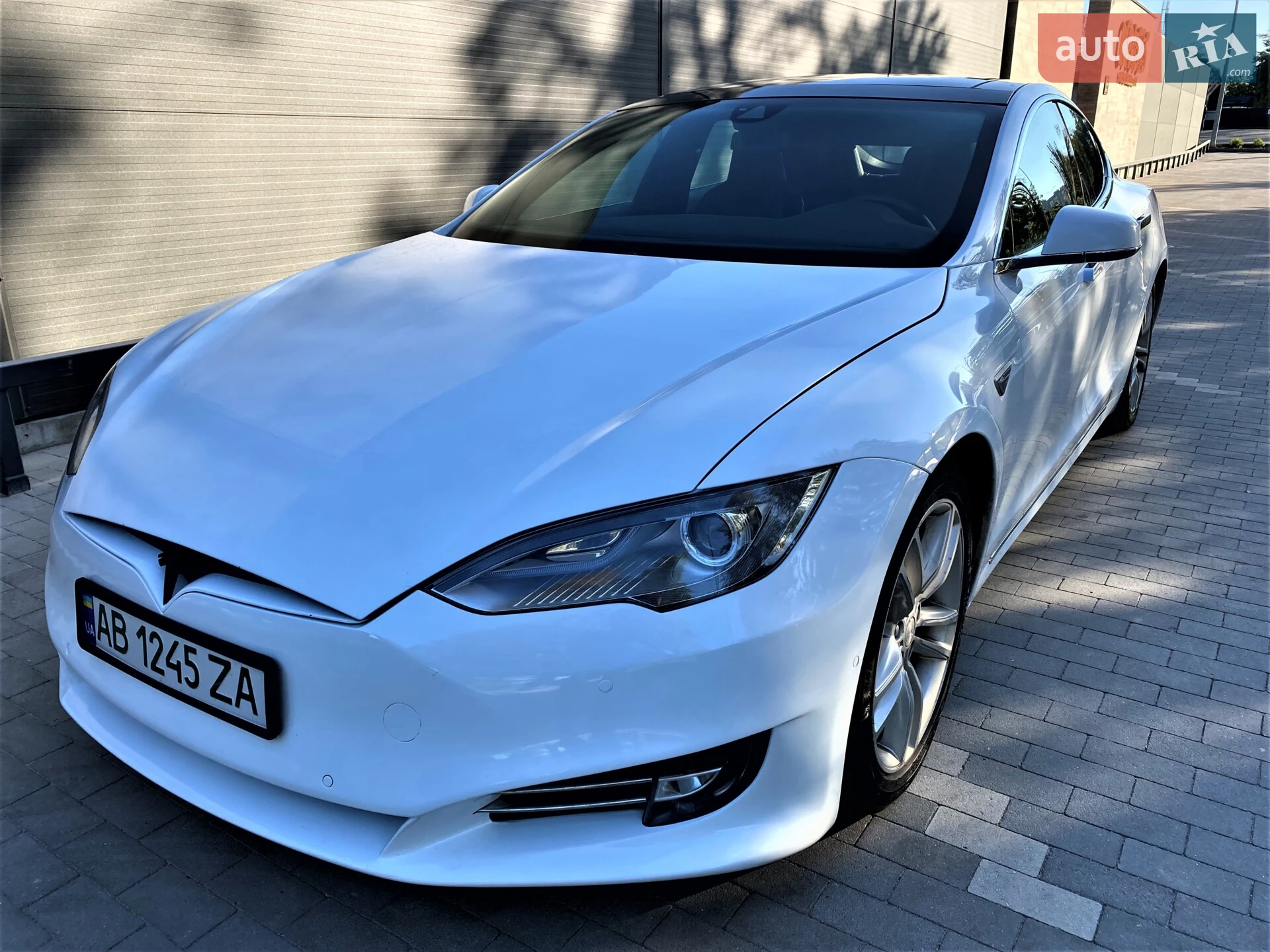 Tesla Model S, 2015