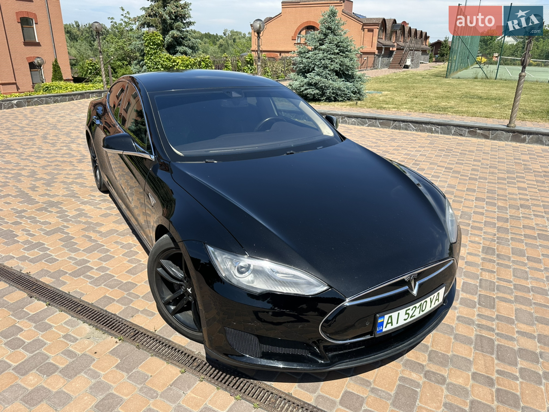 Tesla Model S, 2014