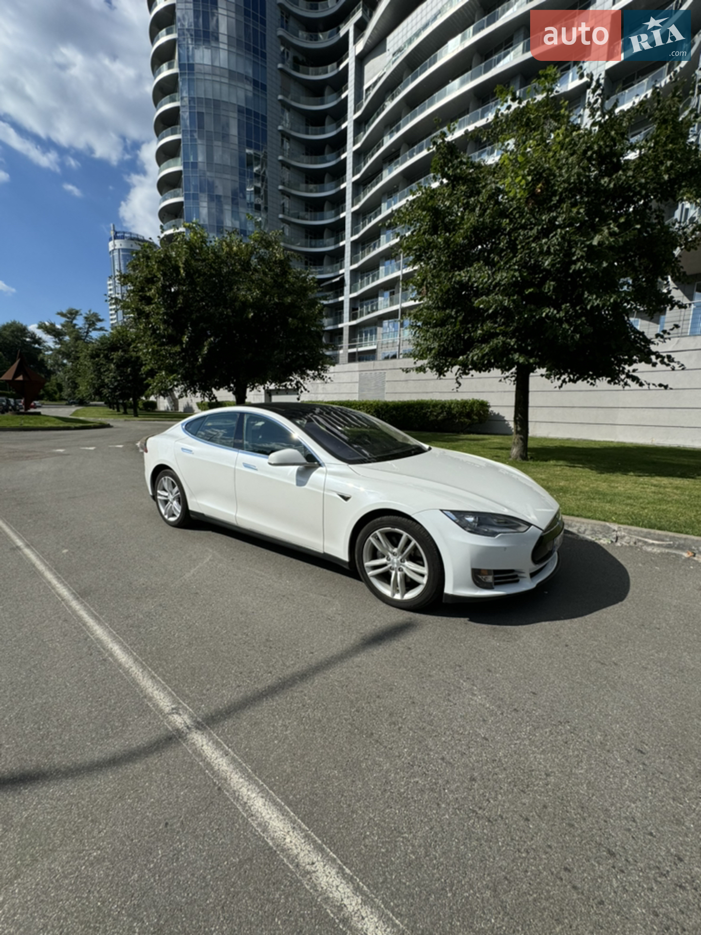 Tesla Model S, 2013