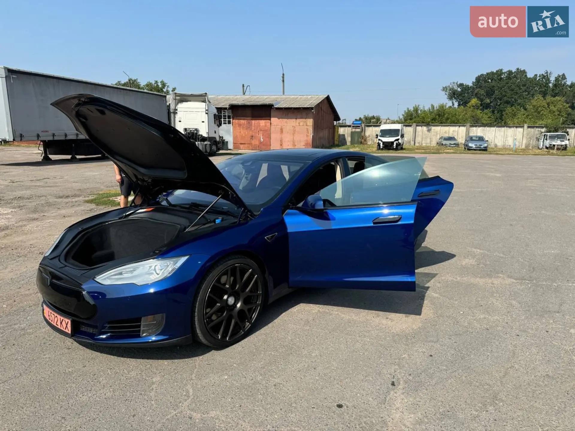 Tesla Model S, 2015