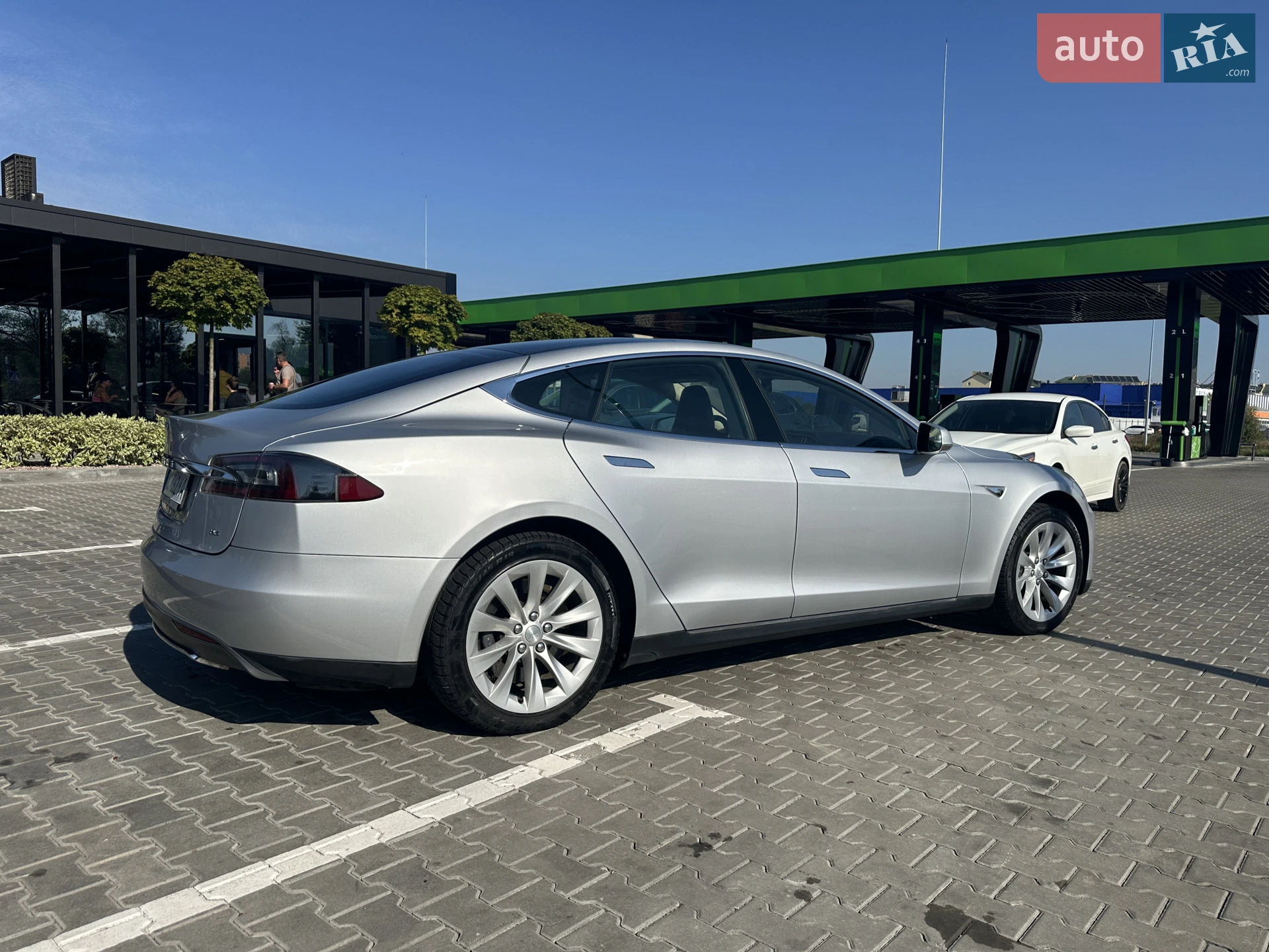 Tesla Model S, 2013