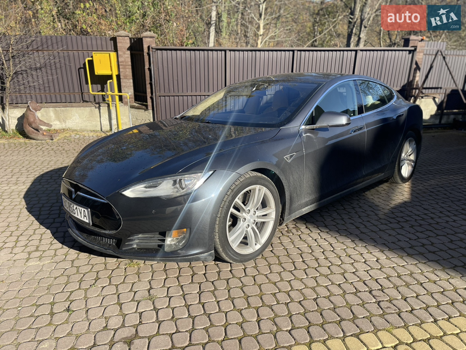 Tesla Model S, 2016