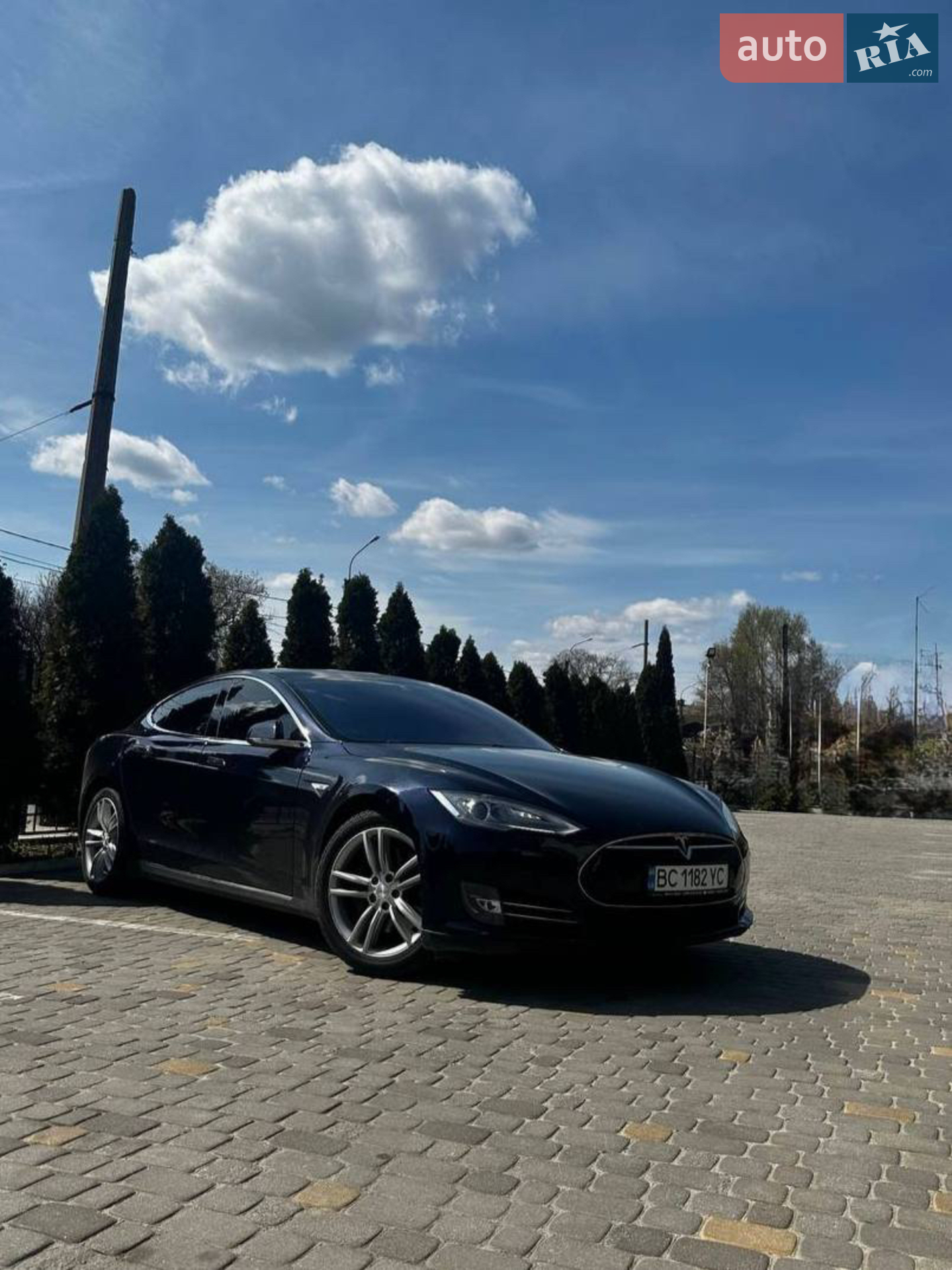 Tesla Model S, 2015