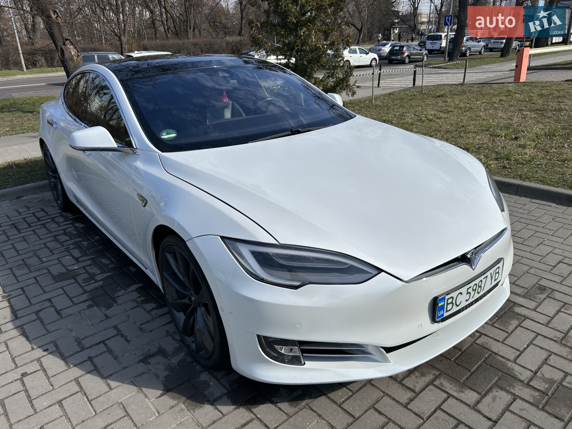 Tesla Model S, 2016