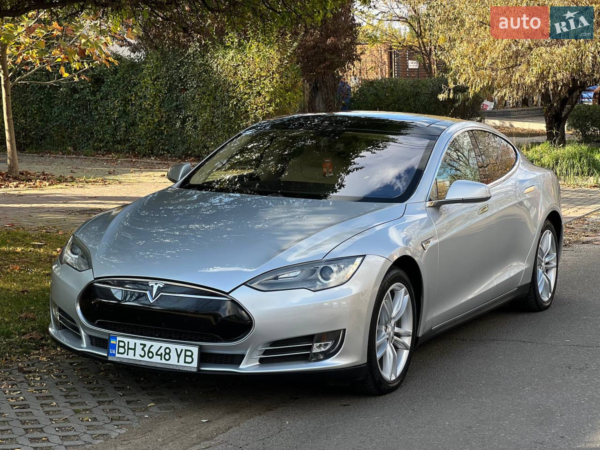 Tesla Model S, 2012