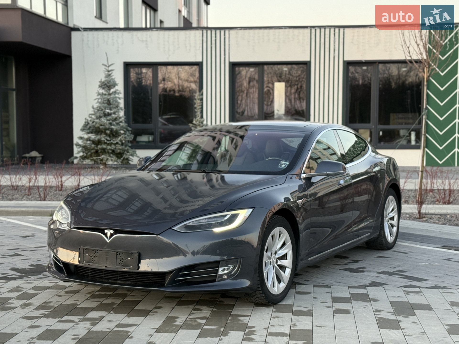 Tesla Model S, 2018