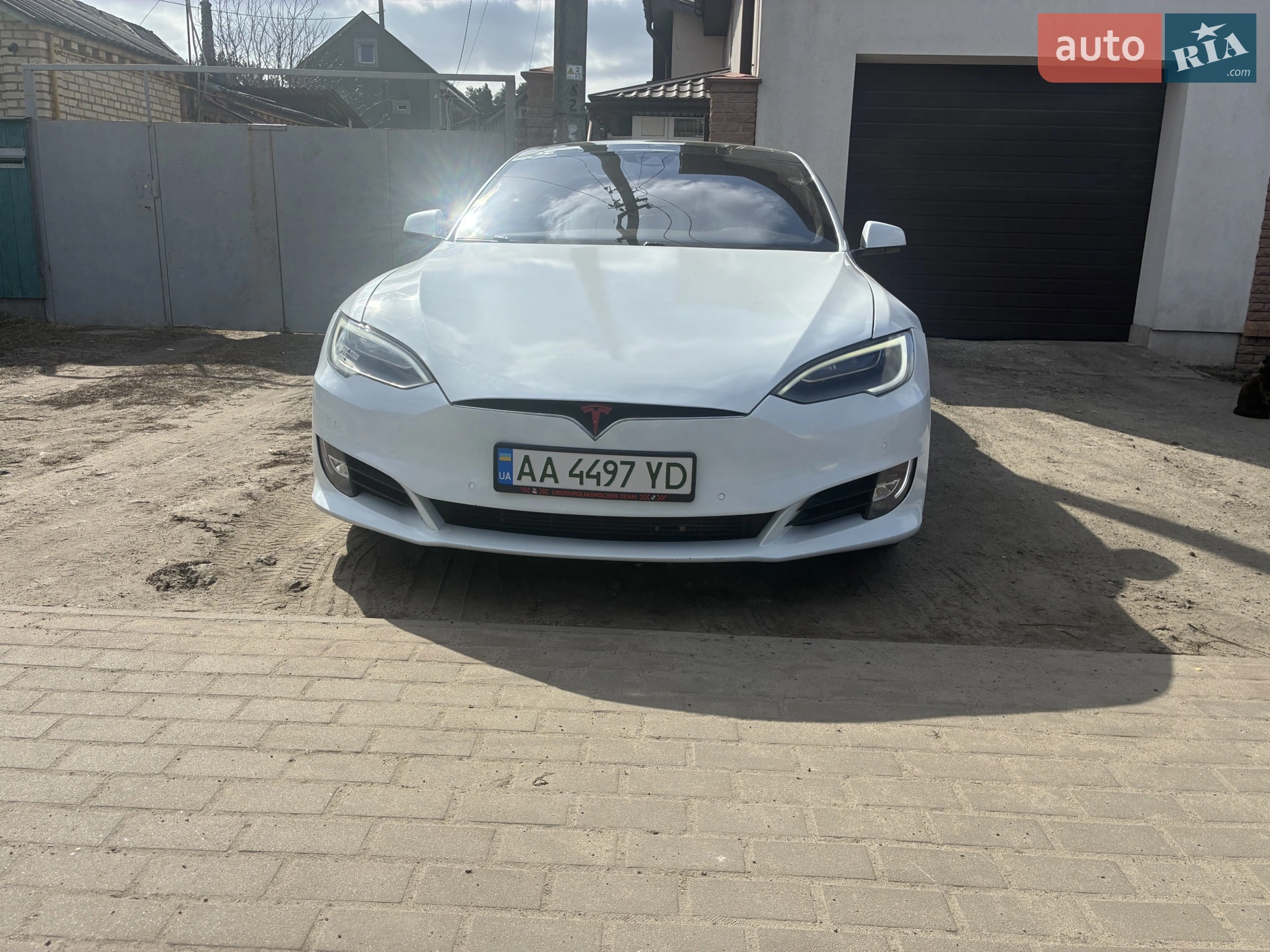 Tesla Model S, 2016