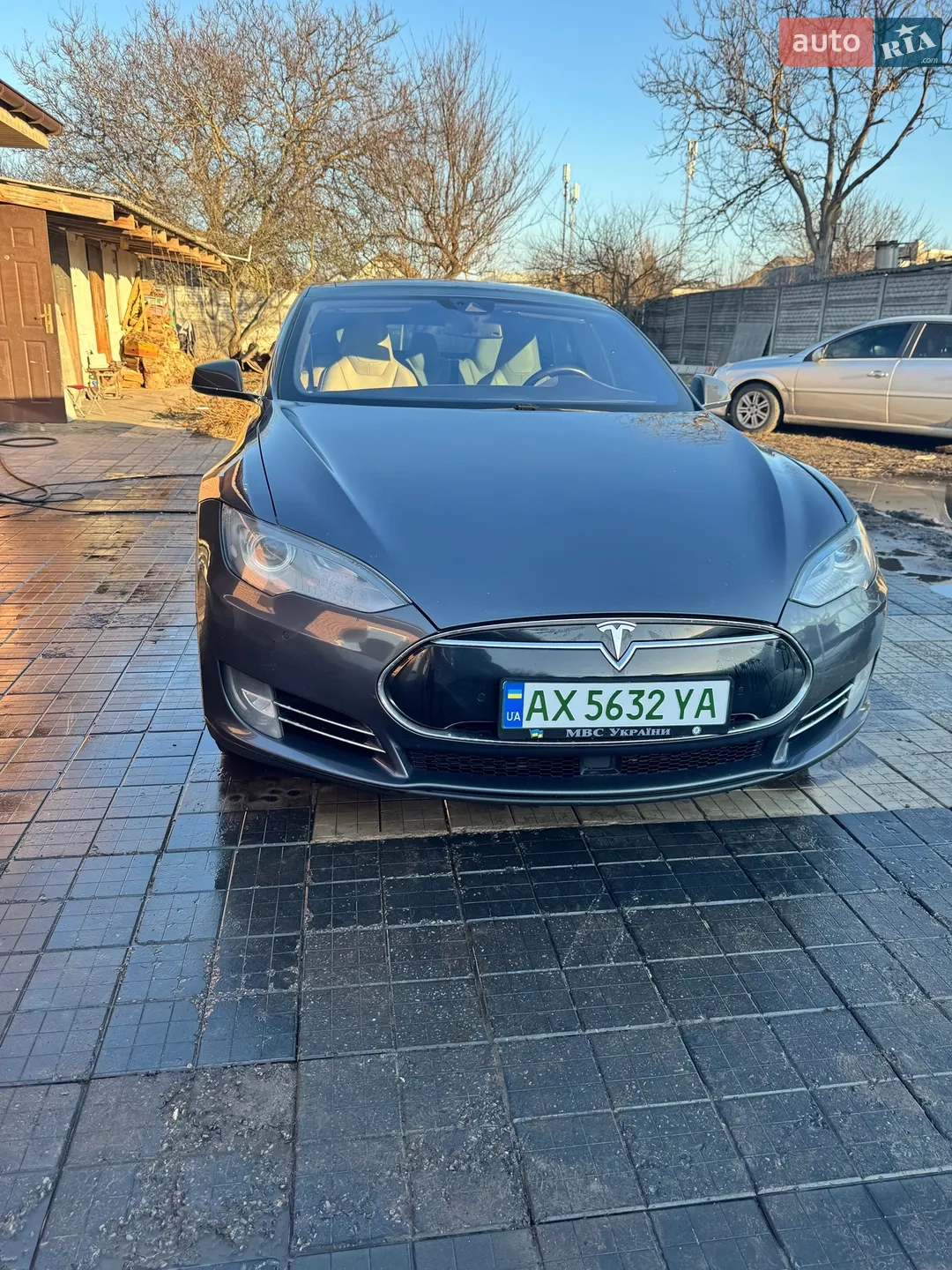 Tesla Model S, 2015