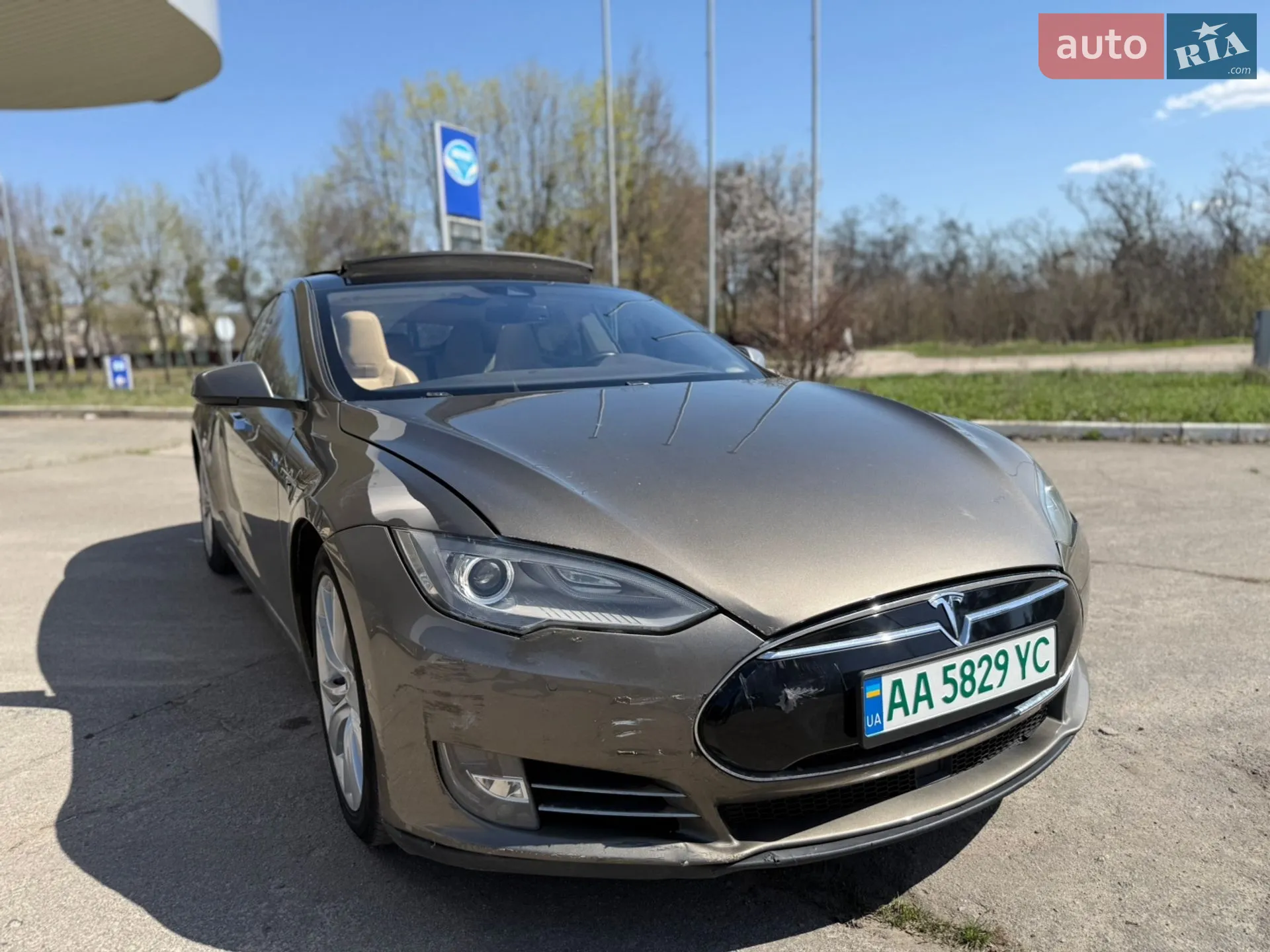 Tesla Model S, 2015