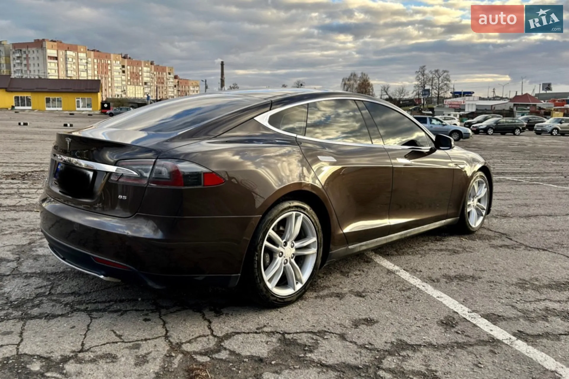 Tesla Model S, 2013