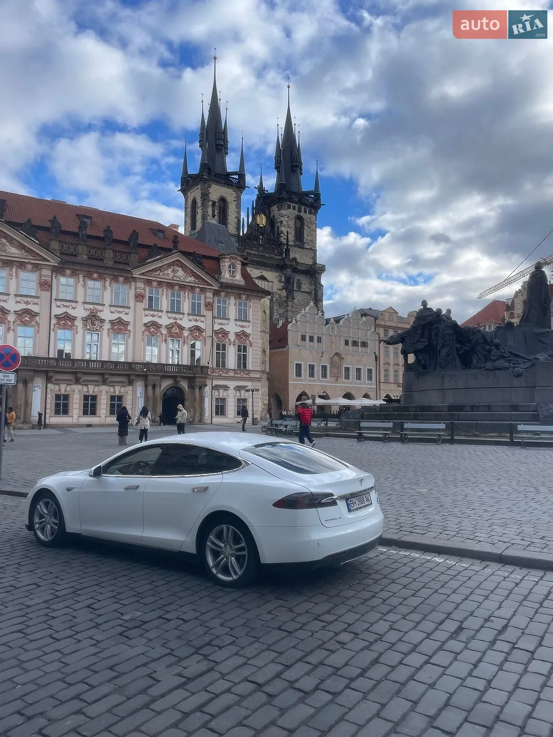 Tesla Model S, 2013