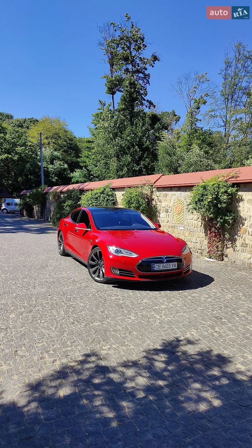 Tesla Model S, 2015