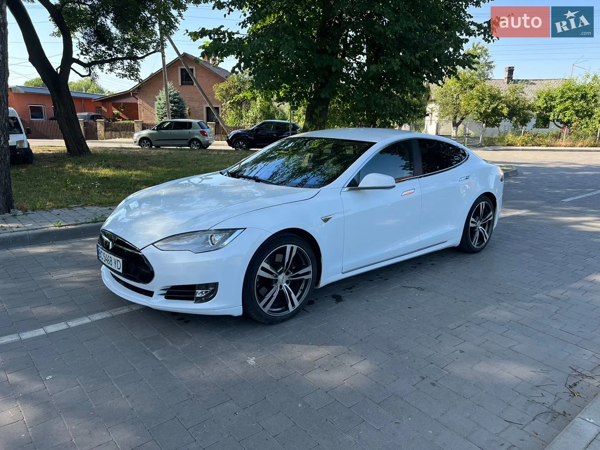 Tesla Model S, 2015