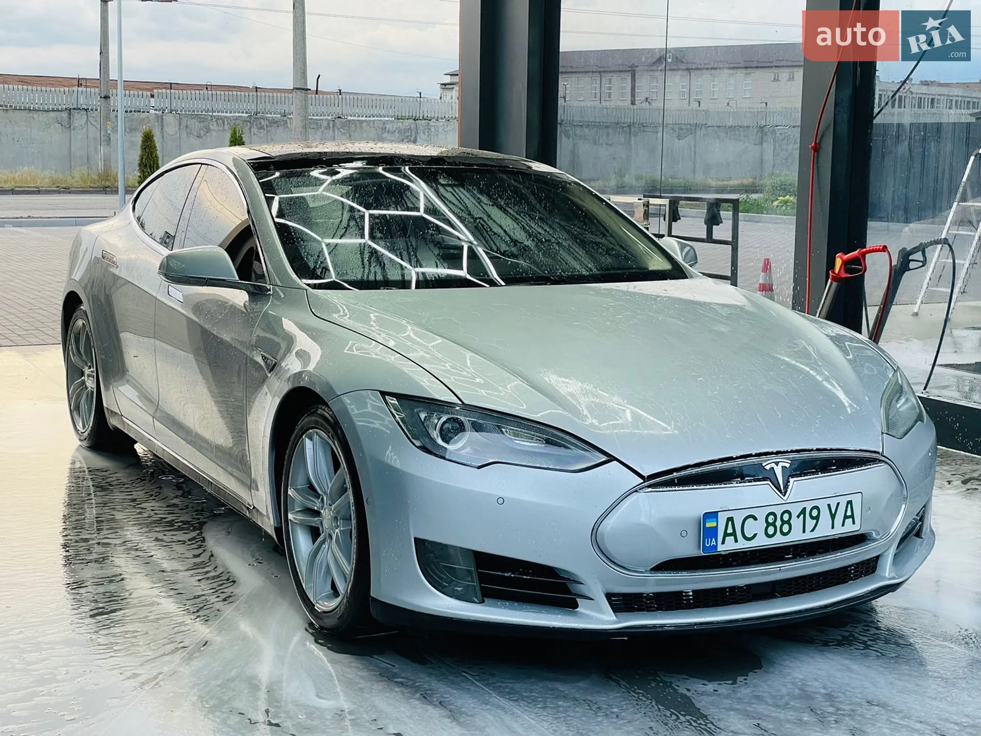 Tesla Model S, 2016