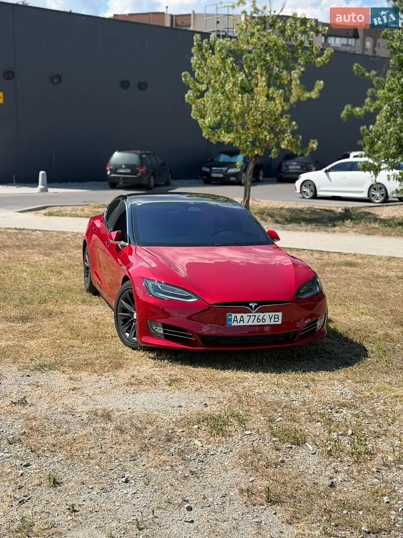 Tesla Model S, 2018