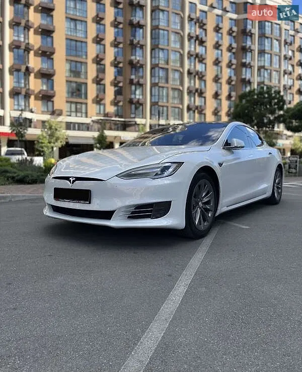 Tesla Model S, 2017