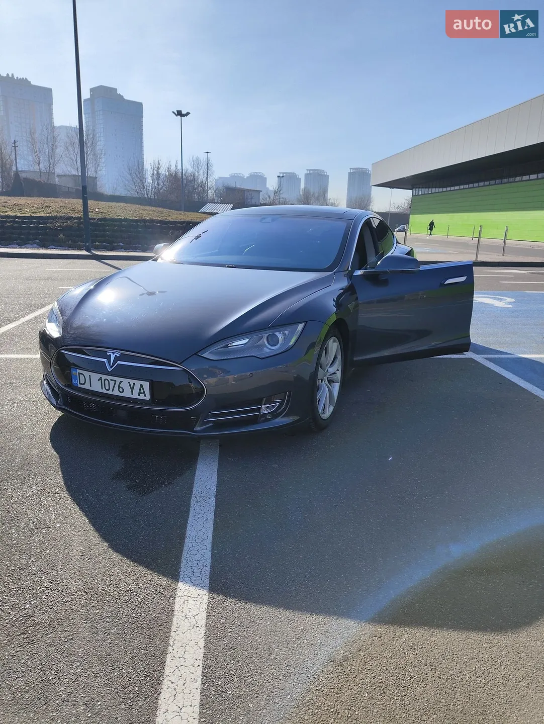 Tesla Model S, 2015