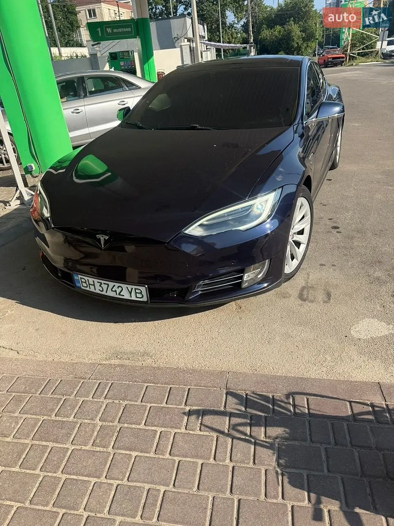 Tesla Model S, 2013