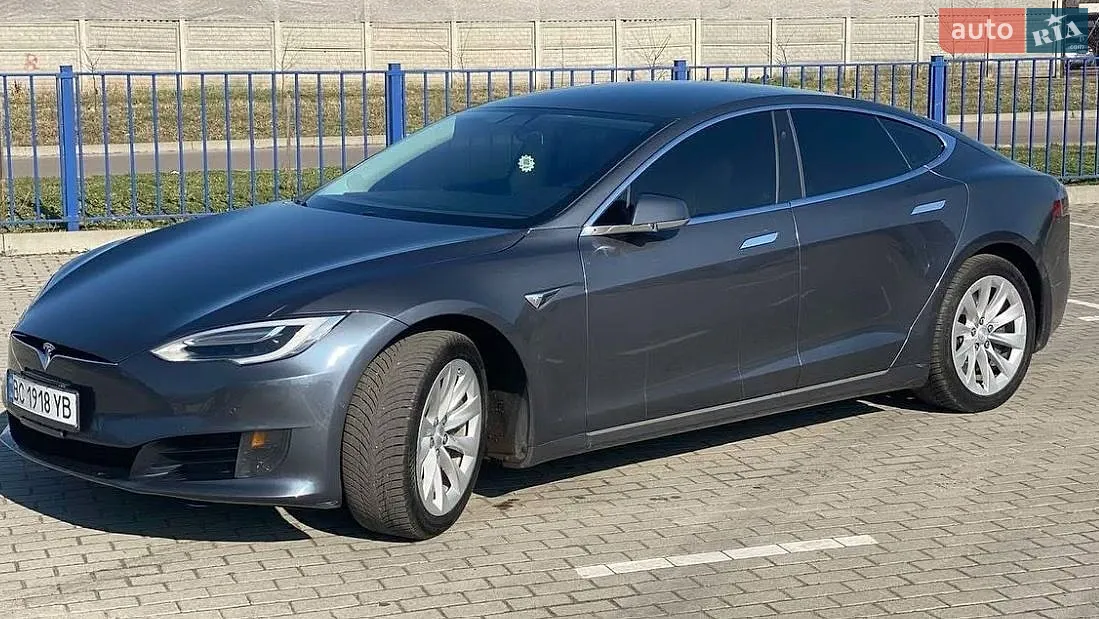 Tesla Model S, 2017